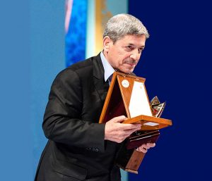 مکاتب استراتژی و ایوب پایداری