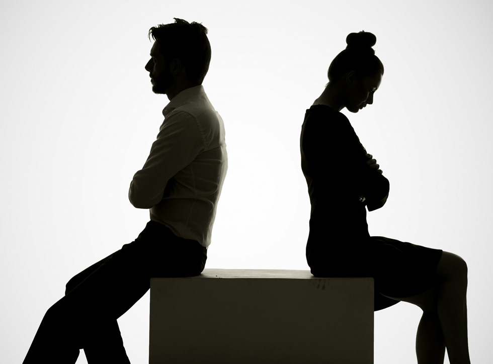 دلجویی کردن و عذرخواهی نکردن