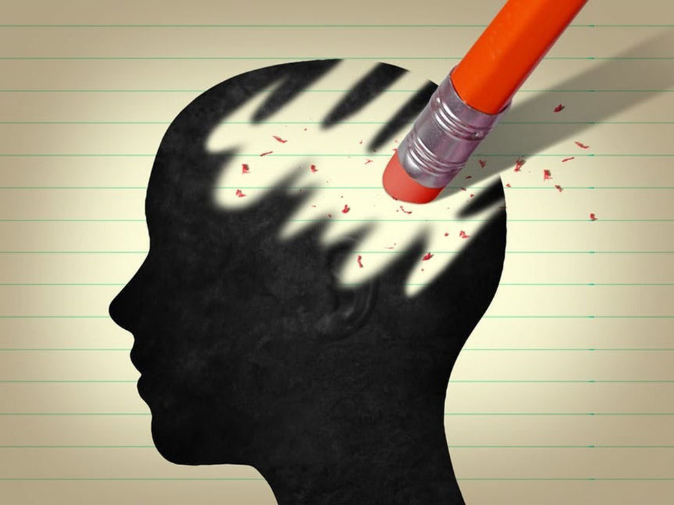 خاطرات جعلی و دانش