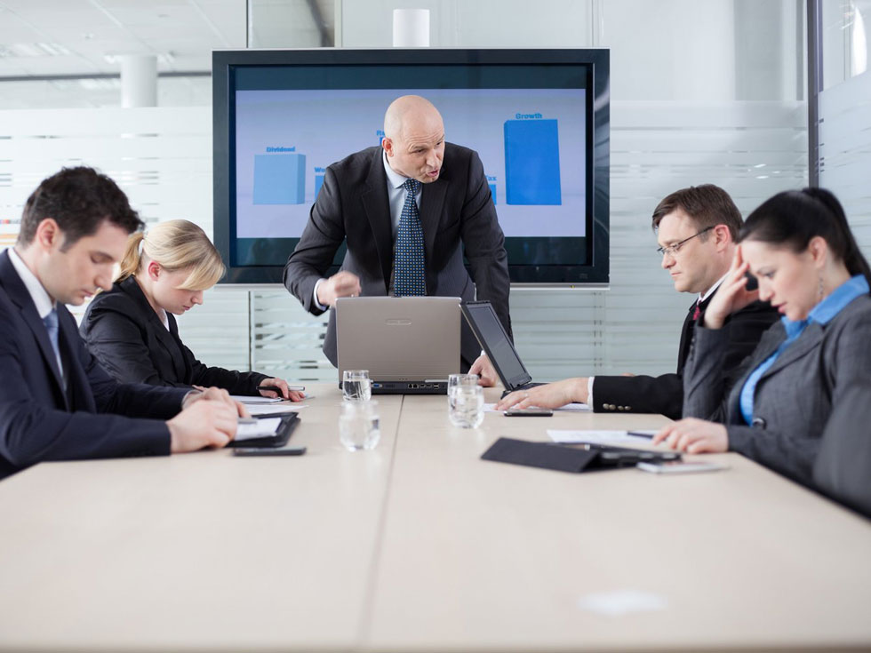 رفتار مدیریتی و انتقاد از کارمند