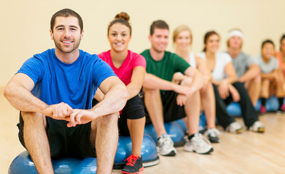 اندام متناسب و ورزش با دوستان