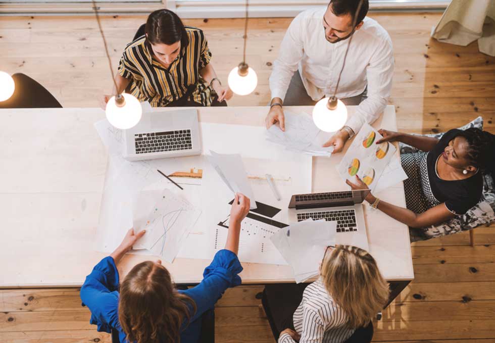 بهبود کار تیمی و چالش