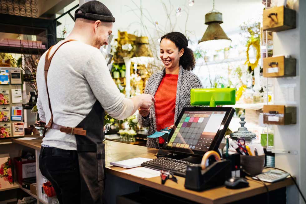 خدمات به مشتری ها و متخصص اجرایی